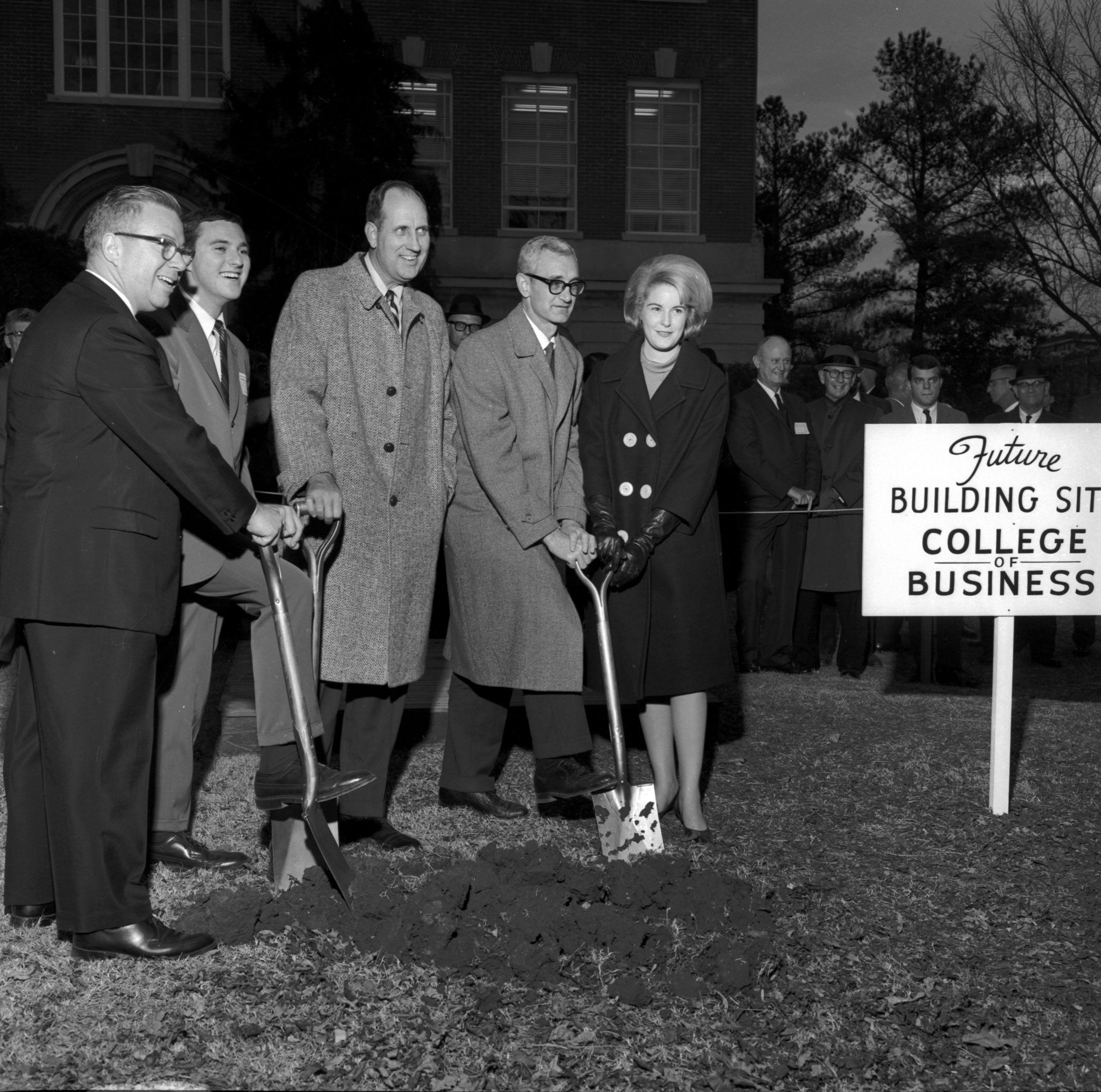 Groundbreaking of the past Business Building. 
